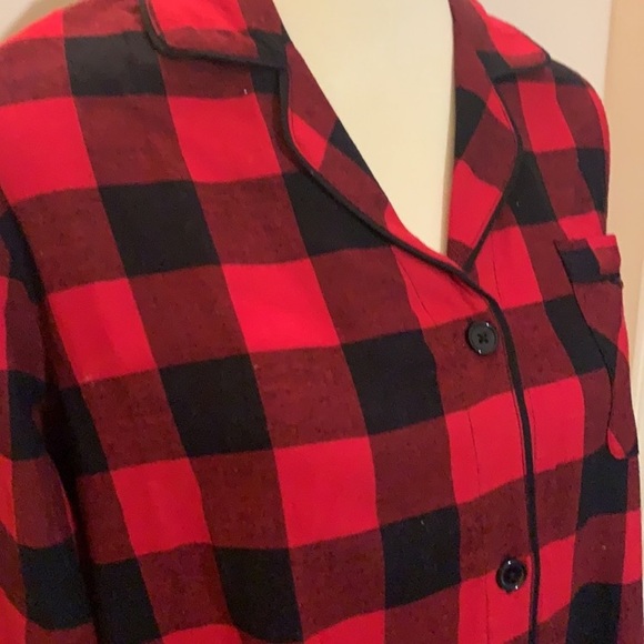 Flannel sleep shirt. - Picture 2 of 3